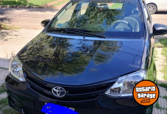 Autos - Toyota Etios 2013 Nafta 163200Km - En Venta
