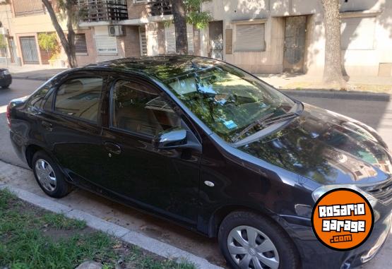 Autos - Toyota Etios 2013 Nafta 163200Km - En Venta