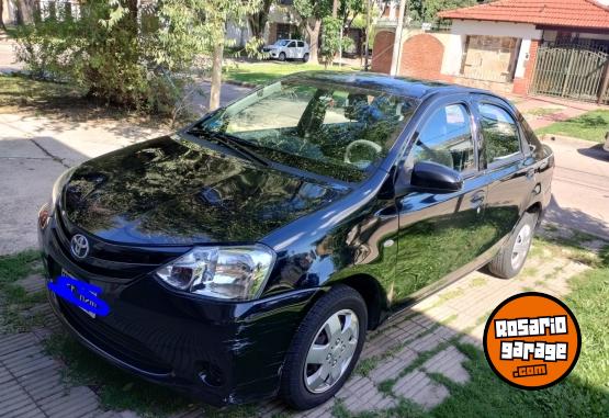 Autos - Toyota Etios 2013 Nafta 163200Km - En Venta