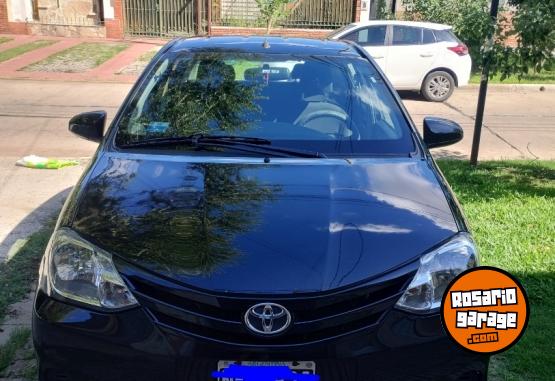 Autos - Toyota Etios 2013 Nafta 163200Km - En Venta