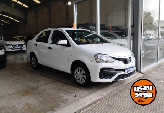 Autos - Toyota ETIOS caja manual 6 2023 Nafta  - En Venta