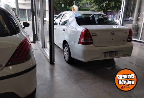 Autos - Toyota ETIOS caja manual 6 2023 Nafta  - En Venta
