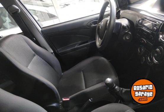 Autos - Toyota ETIOS caja manual 6 2023 Nafta  - En Venta