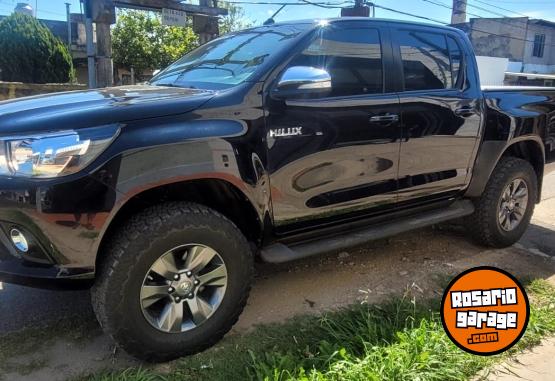 Camionetas - Toyota TOYOTA HILUX 2.8 2017 Diesel 70000Km - En Venta
