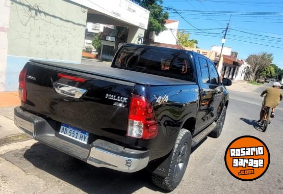 Camionetas - Toyota TOYOTA HILUX 2.8 2017 Diesel 70000Km - En Venta