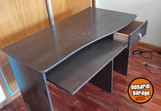 Hogar - VENDO ESCRITORIO PC - En Venta