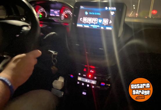 Autos - Peugeot 2008 Feline 2022 Nafta 60000Km - En Venta