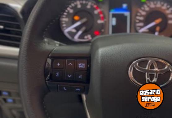Camionetas - Toyota Hilux 2025 Diesel 15000Km - En Venta