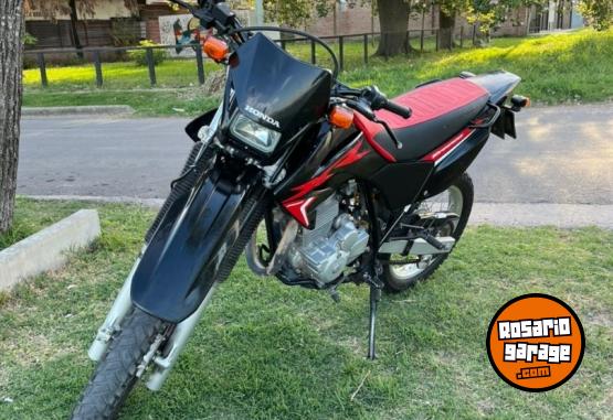 Motos - Honda XR Tornado 250 2022 Nafta 16000Km - En Venta