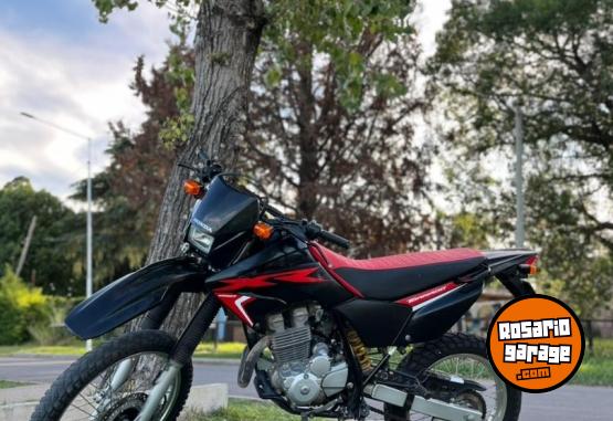 Motos - Honda XR Tornado 250 2022 Nafta 16000Km - En Venta