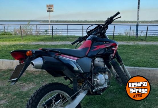 Motos - Honda XR Tornado 250 2022 Nafta 16000Km - En Venta