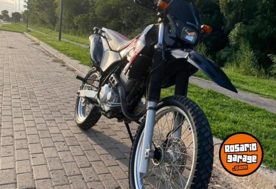 Motos - Honda XR Tornado 250 2022 Nafta 16000Km - En Venta