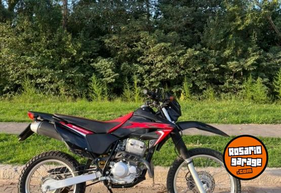 Motos - Honda XR Tornado 250 2022 Nafta 16000Km - En Venta