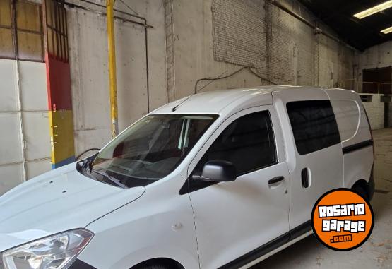 Utilitarios - Renault Kangoo II Express - EMOTI 2022 Nafta 117000Km - En Venta