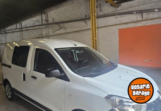 Utilitarios - Renault Kangoo II Express - EMOTI 2022 Nafta 117000Km - En Venta