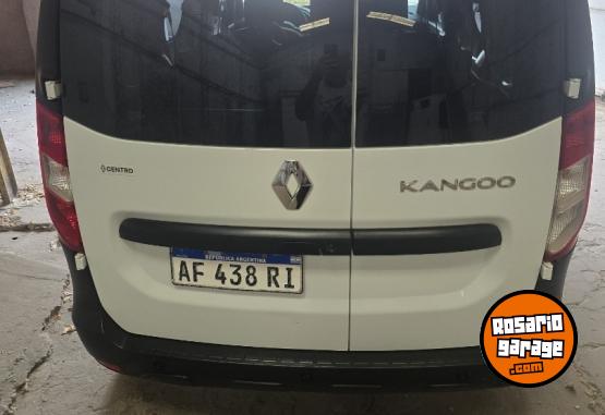 Utilitarios - Renault Kangoo II Express - EMOTI 2022 Nafta 117000Km - En Venta