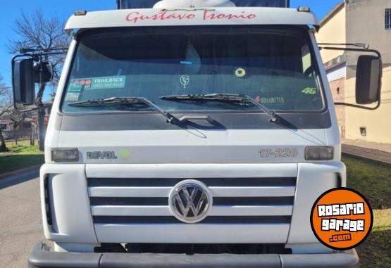 Camiones y Gr�as - VOLKSWAGEN 17-220 - MODELO 2012 - En Venta