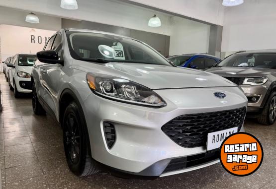 Camionetas - Ford Kuga H�brida 2.5 SE 2020 Electrico / Hibrido 82000Km - En Venta