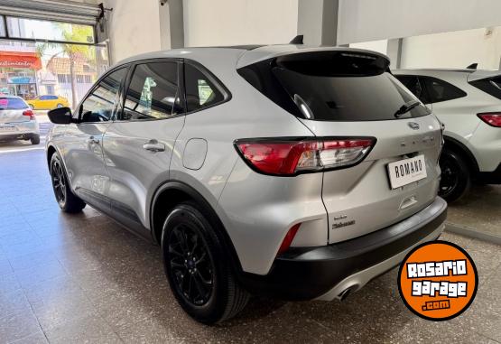 Camionetas - Ford Kuga H�brida 2.5 SE 2020 Electrico / Hibrido 82000Km - En Venta