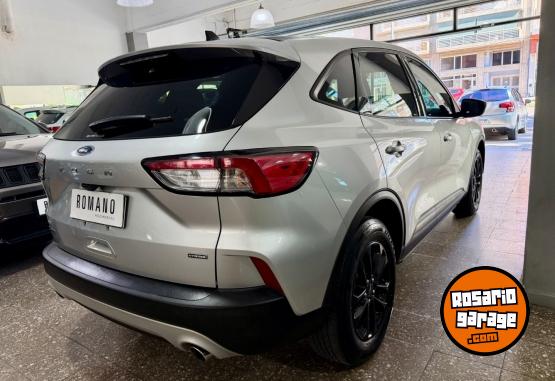 Camionetas - Ford Kuga H�brida 2.5 SE 2020 Electrico / Hibrido 82000Km - En Venta