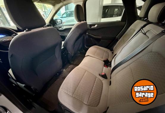 Camionetas - Ford Kuga H�brida 2.5 SE 2020 Electrico / Hibrido 82000Km - En Venta