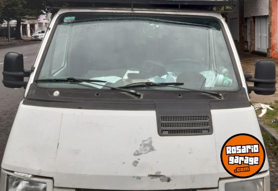 Utilitarios - Renault Rodeo 2002 Diesel 300000Km - En Venta