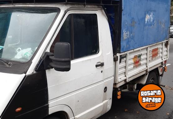 Utilitarios - Renault Rodeo 2002 Diesel 300000Km - En Venta