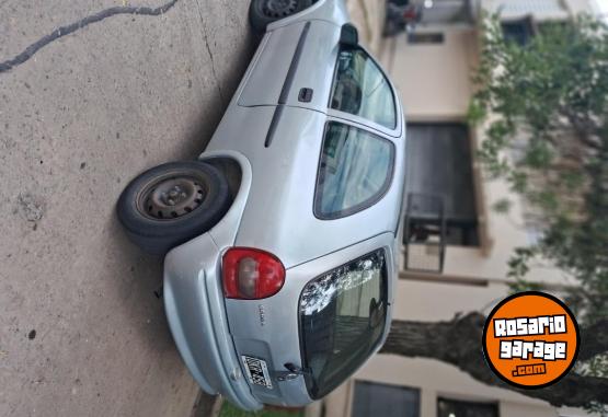 Autos - Chevrolet Corsa 2000 Nafta 290000Km - En Venta