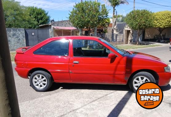 Autos - Ford Escort 1999 Nafta 226000Km - En Venta