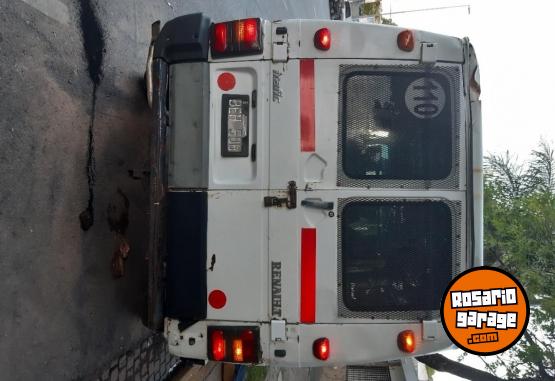 Utilitarios - Renault Trafic 2002 Diesel 300000Km - En Venta