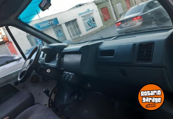 Utilitarios - Renault Trafic 2002 Diesel 300000Km - En Venta