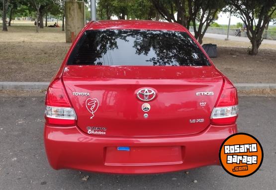 Autos - Toyota Etios sed�n 4 puertas XS 2016 Nafta 85000Km - En Venta