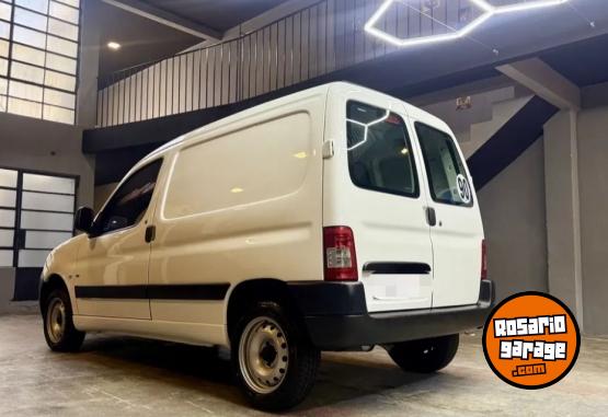 Utilitarios - Peugeot Partner 2016 Nafta 108000Km - En Venta