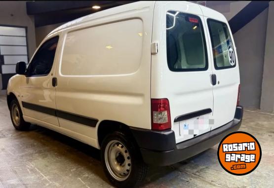 Utilitarios - Peugeot Partner 2016 Nafta 108000Km - En Venta