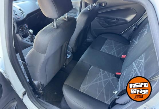 Autos - Ford Fiesta 2016 Nafta 130000Km - En Venta