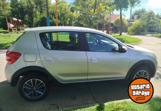Autos - Renault Sandero intens 2020 Nafta 35000Km - En Venta