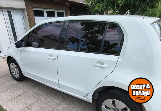 Autos - Volkswagen 2015 move up sedan 4 puer 2015 Nafta 129000Km - En Venta