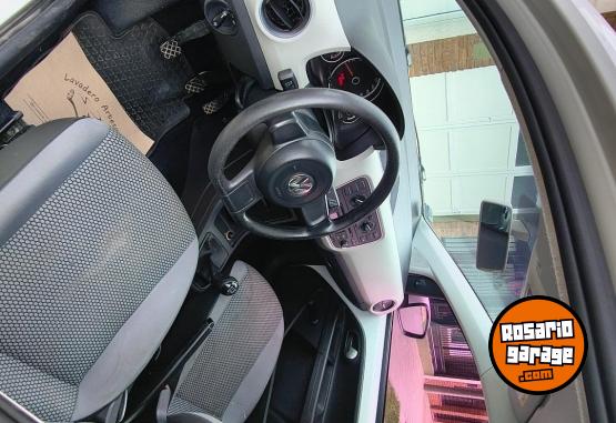 Autos - Volkswagen 2015 move up sedan 4 puer 2015 Nafta 129000Km - En Venta