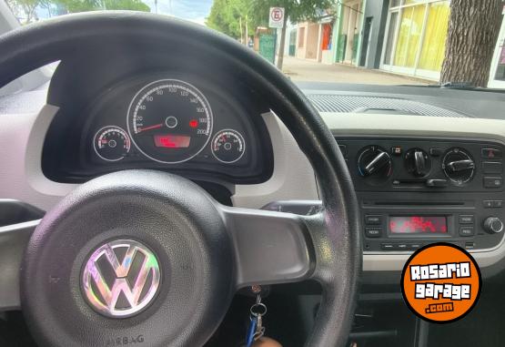 Autos - Volkswagen 2015 move up sedan 4 puer 2015 Nafta 129000Km - En Venta