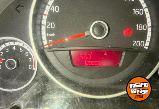 Autos - Volkswagen 2015 move up sedan 4 puer 2015 Nafta 129000Km - En Venta