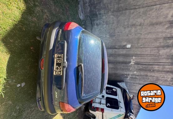 Autos - Peugeot 206 2004 Nafta 192400Km - En Venta