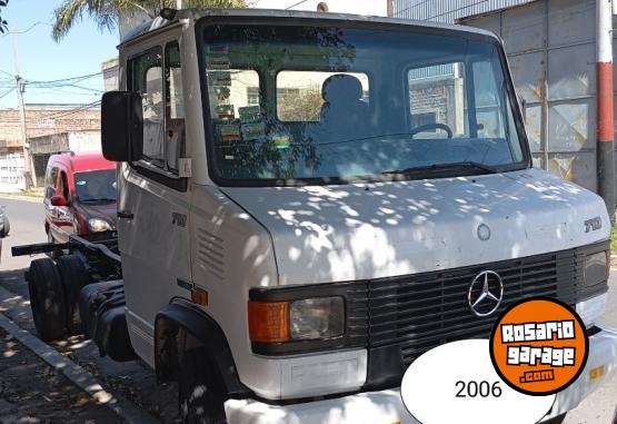 Camiones y Gr�as - Mercedes Benz 710 2006 - En Venta