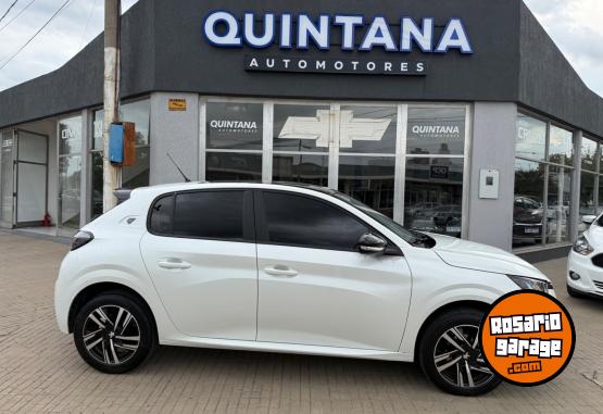 Autos - Peugeot 208 2023 Nafta 24000Km - En Venta
