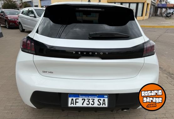 Autos - Peugeot 208 2023 Nafta 24000Km - En Venta