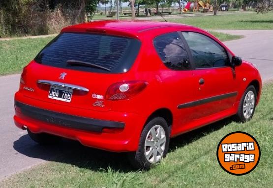 Autos - Peugeot 207 2010 Nafta 150000Km - En Venta