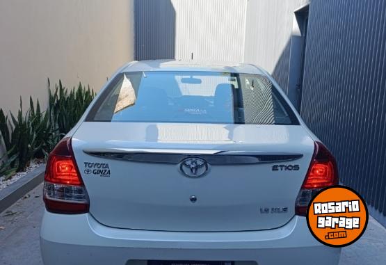 Autos - Toyota etios xls 2020 Nafta 45000Km - En Venta