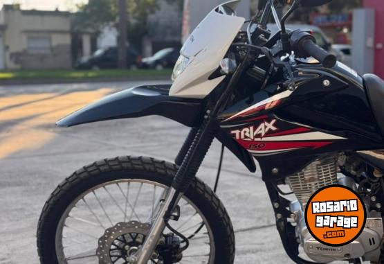 Motos - Corven TRIAX 150 2019 Nafta 10000Km - En Venta