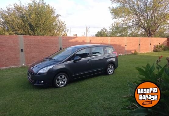 Autos - Peugeot 5008 2013 Nafta 128500Km - En Venta