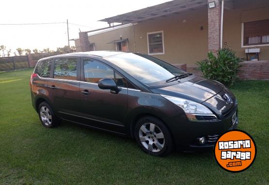 Autos - Peugeot 5008 2013 Nafta 128500Km - En Venta