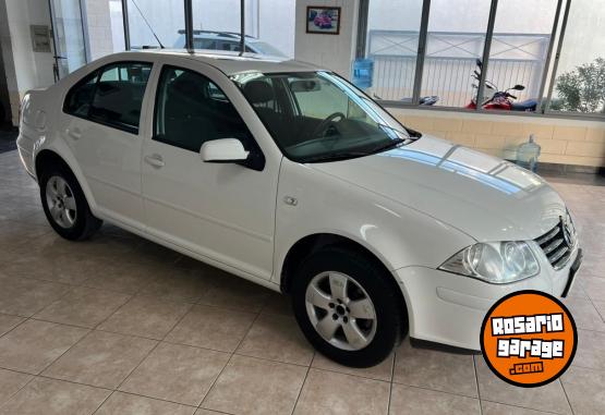 Autos - Volkswagen BORA TRENDLINE 2011 Nafta 147900Km - En Venta